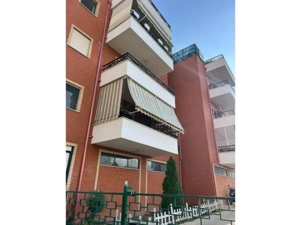 Tirane, shes apartament 3+1 , 131 m² 230.000 € (Kopshtit Botanik)