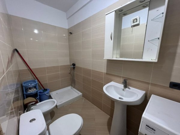 Tirane, shitet apartament 1+1+Ballkon Kati 8, 78 m² 109.000 € 