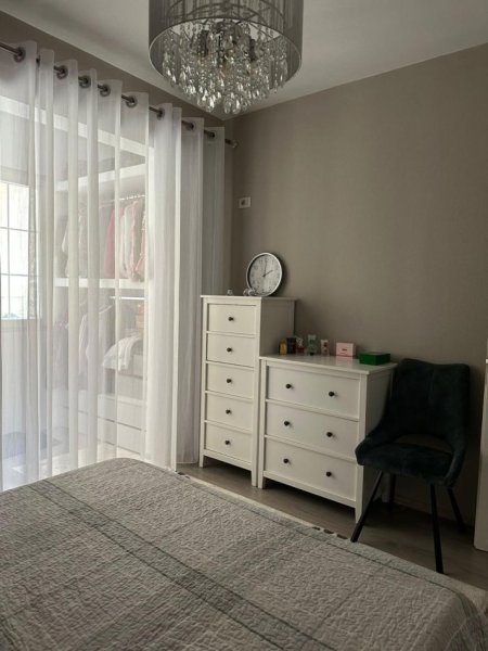 Tirane, jepet me qera apartament 2+1+Ballkon Kati 2, 110 m² 600 € 