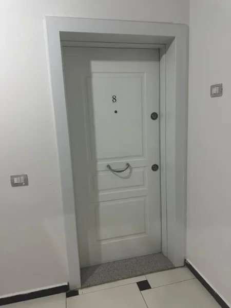 Tirane, jepet me qera apartament 2+1+Ballkon Kati 2, 110 m² 600 € 