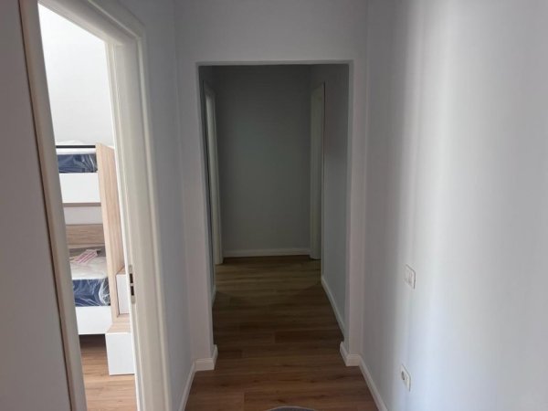 Tirane, jepet me qera apartament 2+1+Ballkon Kati 6, 81 m² 450 € 