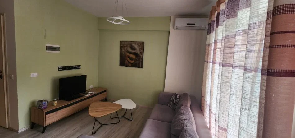 Tirane, jepet me qera apartament 2+1+Ballkon Kati 4, 91 m² 700 € 
