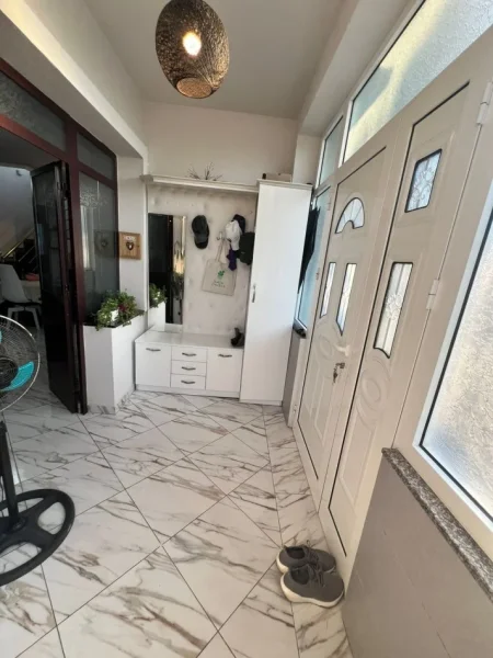 Durres, shes shtepi 3+1+Aneks Kati 0, 114 m² 190.000 € (Plazh)