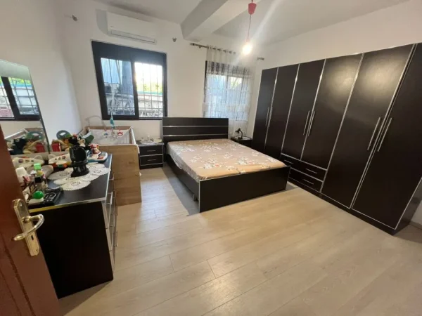 Durres, shes shtepi 3+1+Aneks Kati 0, 114 m² 190.000 € (Plazh)