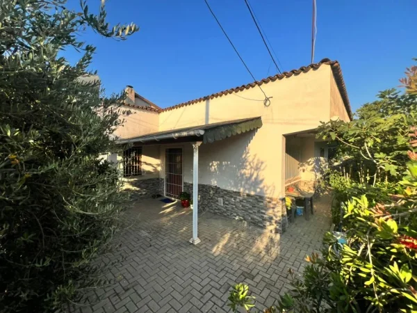 Durres, shes shtepi 2+1 Kati 0, 83 m² 140.000 € (Plazh)