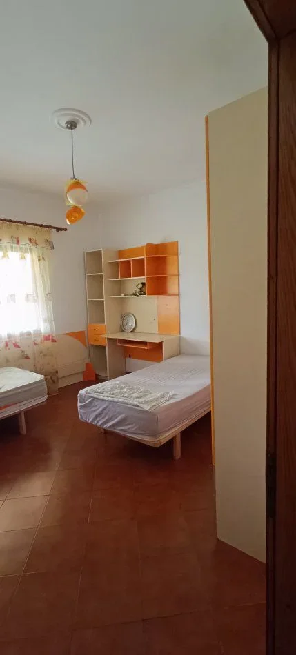 Tirane, jepet me qera ,