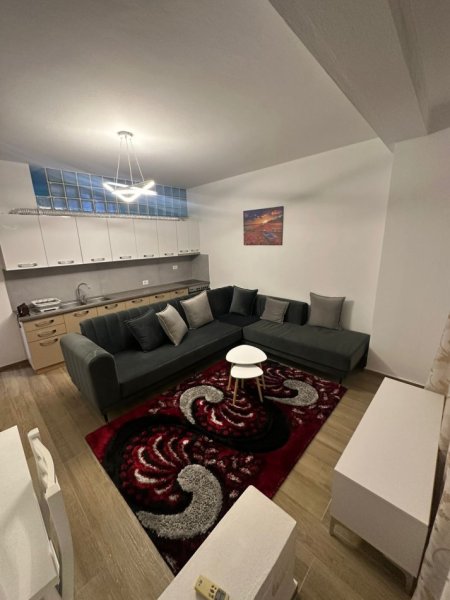 Tirane, jepet me qera apartament 2+1+Ballkon Kati 6, 83 m² 600 € 