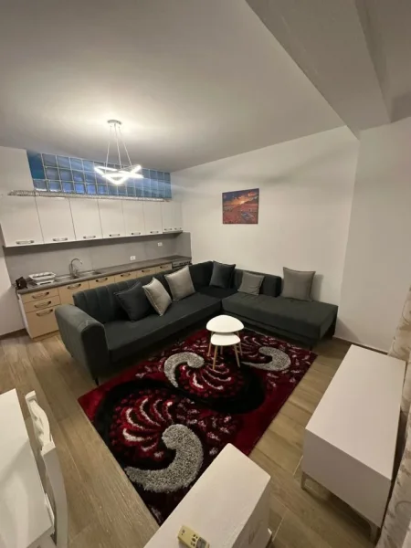 Tirane, jepet me qera apartament 2+1+Ballkon Kati 6, 83 m² 600 € 