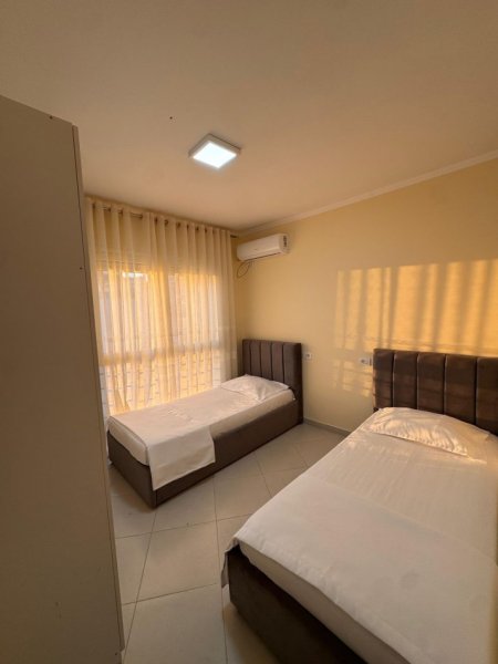 Tirane, jepet me qera apartament 2+1+Ballkon Kati 5, 100 m² 850 € 