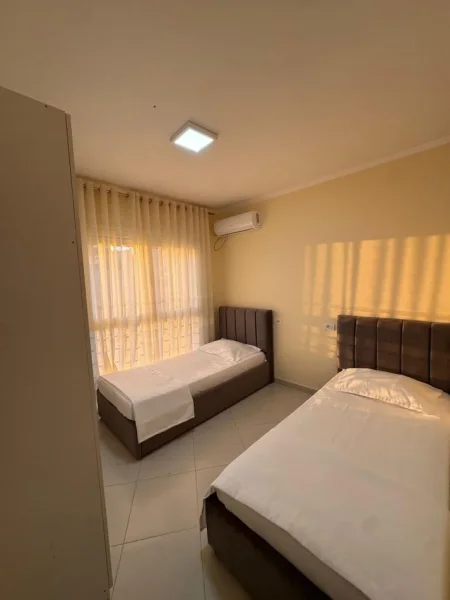 Tirane, jepet me qera apartament 2+1+Ballkon Kati 5, 100 m² 850 € 