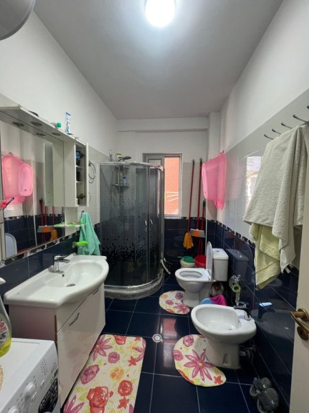 Tirane, shitet apartament 2+1+Ballkon Kati 3, 106 m² 138.000 € (FRESKU)