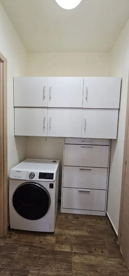 Tirane, jepet me qera apartament 1+1+Ballkon Kati 4