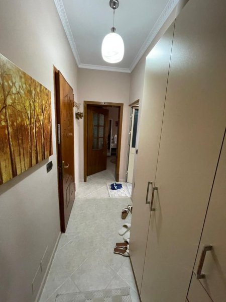 Tirane, jepet me qera apartament 1+1 Kati 4, 65 m² 550 € 