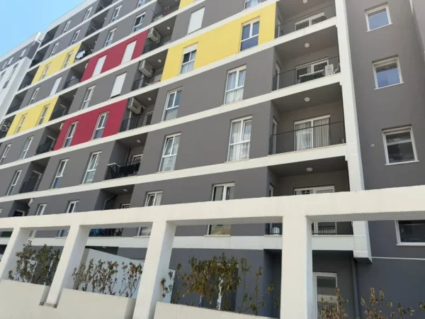 Tirane, jepet me qera apartament 1+1+Aneks+Ballkon Kati 5, 65 m² 550 € (Univers City)