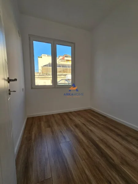 Tirane, shitet apartament 2+1+Ballkon Kati 5, 65 m² 173.000 € (TE RRUGA E KAVAJES)