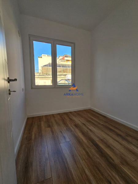 Tirane, shitet apartament 1+1+Ballkon Kati 5, 49 m² 137.000 € (TE RRUGA E KAVAJES)