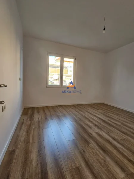 Tirane, shitet apartament 1+1+Ballkon Kati 5, 49 m² 137.000 € (TE RRUGA E KAVAJES)
