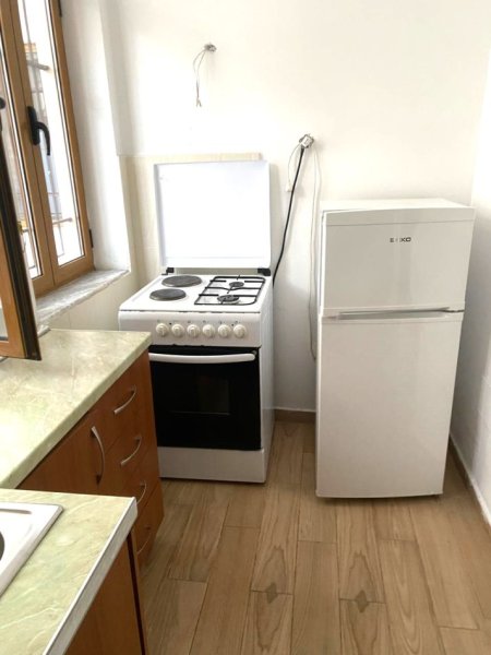 📍 JEPET ME QERA HYRJE PRIVATE 2+1 TEK RRUGA E ELBASANIT 550 €