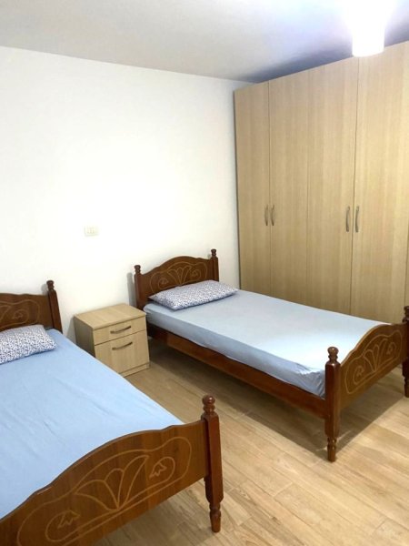 📍 JEPET ME QERA HYRJE PRIVATE 2+1 TEK RRUGA E ELBASANIT 550 €