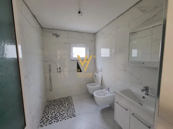 Tirane, jepet me qera shtepi 3+1+Ballkon Kati 0, 120 m² 700 € (BALDUSHK)