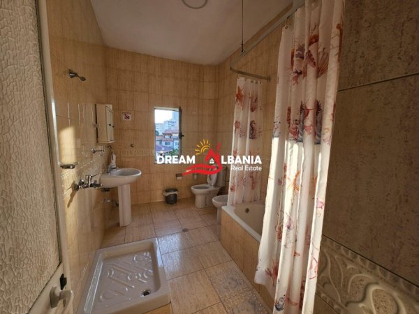 Tirane, shitet hotel Kati 5, 590 m² 1.750.000 € (në Rr. Elbasanit pranë Ambasadës Amerikane)