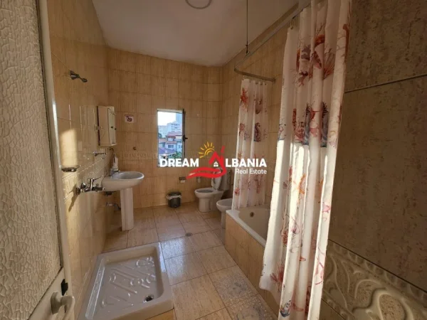 Tirane, shitet hotel Kati 5, 590 m² 1.600.000 € (në Rr. Elbasanit pranë Ambasadës Amerikane)