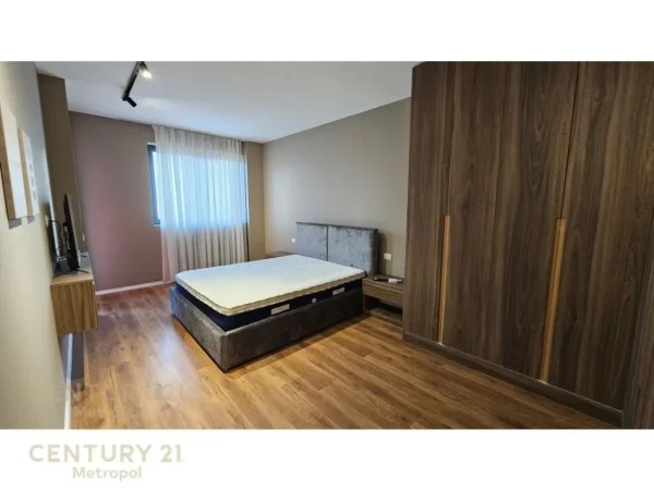 Tirane, jepet me qera apartament 2+1 Kati 2, 106 m² 750 € (Astir)