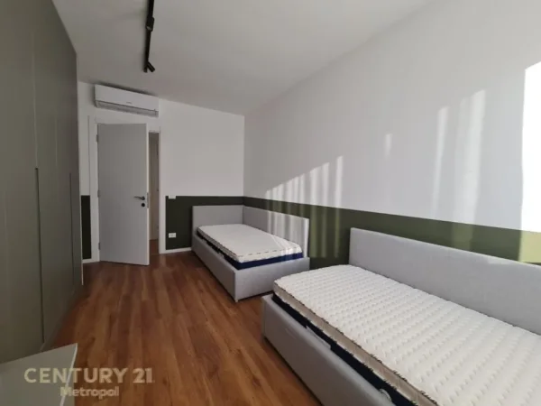 Tirane, jepet me qera apartament 2+1 Kati 2, 106 m² 750 € (Astir)