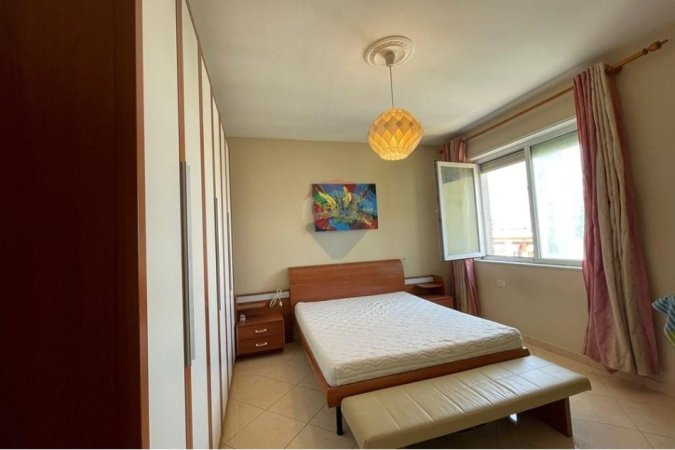 Tirane, jepet me qera apartament 2+1+Aneks+Ballkon , 115 m² 550 € 