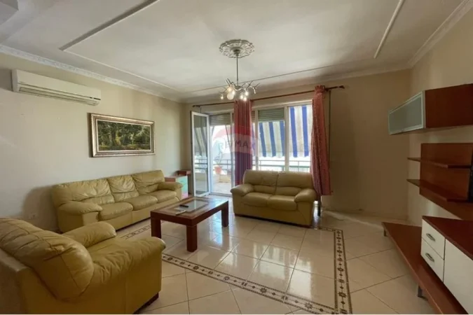Tirane, jepet me qera apartament 2+1+Aneks+Ballkon , 115 m² 550 € 