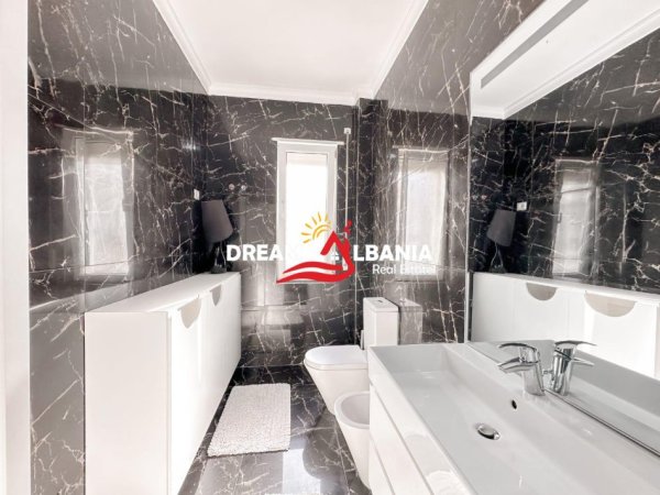 Tirane, shitet apartament 3+1 Kati 3, 123 m² 250.000 € (Kopeshti Botanik)