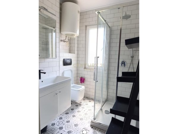 Tirane, jepet me qera apartament 1+1 Kati 5, 50 m² 550 € (RRUGA FORTUZI)