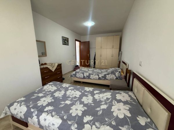 Tirane, jepet me qera apartament 1+1 Kati 4, 80 m² 500 € (Rrugen Peti)