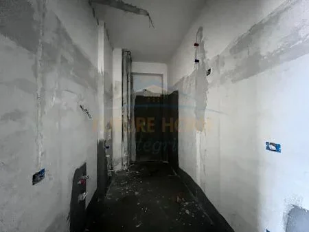 Tirane, shitet apartament 1+1+Ballkon Kati 10, 76 m² 115.000 € (Tirana Golden Park, Spitali Amerikan 3)