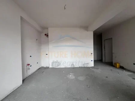 Tirane, shitet apartament 1+1+Ballkon Kati 10, 76 m² 115.000 € (Tirana Golden Park, Spitali Amerikan 3)