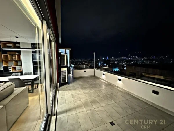 Tirane, jepet me qera apartament duplex 3+1 Kati 6, 220 m² 2.000 € (Selite)