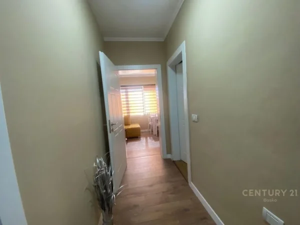 Tirane, jepet me qera apartament 2+1+Ballkon Kati 3, 90 m² 600 € 