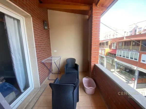Tirane, jepet me qera apartament 2+1+Ballkon Kati 3, 90 m² 600 € 
