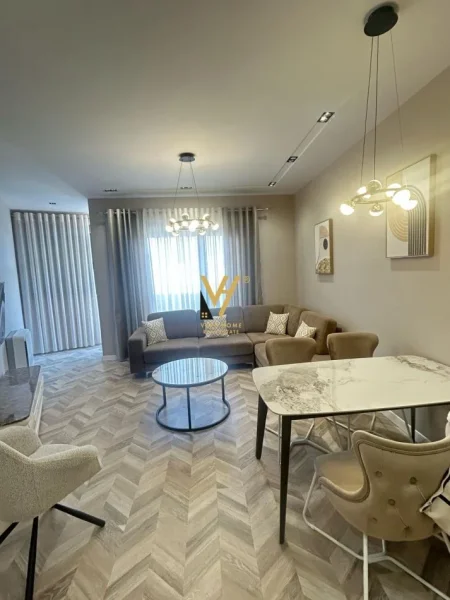 Tirane, shitet apartament 2+1+Ballkon Kati 7, 120 m² 360.000 € (9 KATESHET)