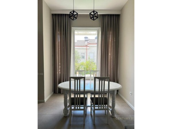 Tirane, jepet me qera apartament 2+1 Kati 1, 110 m² 1.200 € (KODRA E DIELLIT 2)