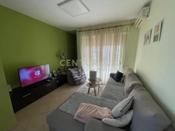 Tirane, jepet me qera apartament 1+1 Kati 3, 71 m² 600 € (Selvia)