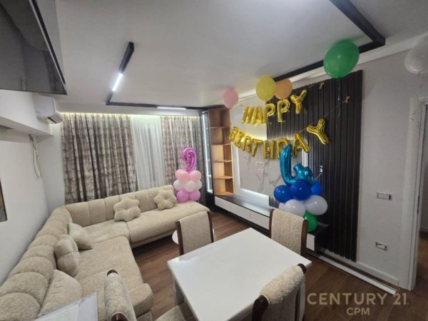 Tirane, jepet me qera apartament 2+1 Kati 3, 57 m² 600 € (PRANE KRYQEZIMIT 21 DHJETORI)