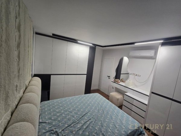 Tirane, jepet me qera apartament 2+1 Kati 3, 57 m² 600 € (PRANE KRYQEZIMIT 21 DHJETORI)