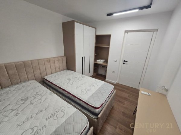 Tirane, jepet me qera apartament 2+1 Kati 3, 57 m² 600 € (PRANE KRYQEZIMIT 21 DHJETORI)