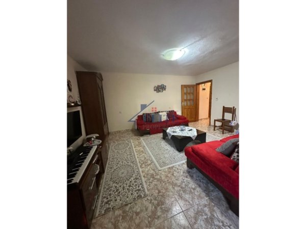 Tirane, shitet apartament 2+1+Ballkon Kati 2, 78 m² 103.000 € 