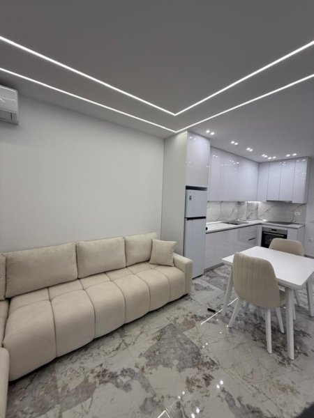 Tirane, jepet me qera apartament 1+1+Ballkon Kati 4, 75 m² 500 € (Paskuqan)