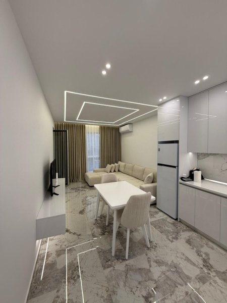 Tirane, jepet me qera apartament 1+1+Ballkon Kati 4, 75 m² 500 € (Paskuqan)