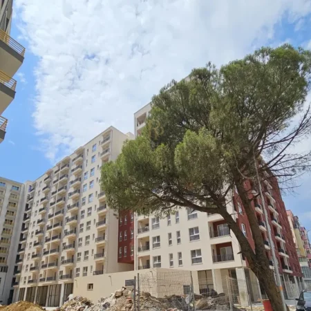 Tirane, shitet apartament 2+1+Ballkon Kati 7, 117 m² 203.875 € (Laprak)