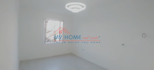 Tirane, jepet me qera zyre Kati 2, 50 m² 650 € (Bllok)