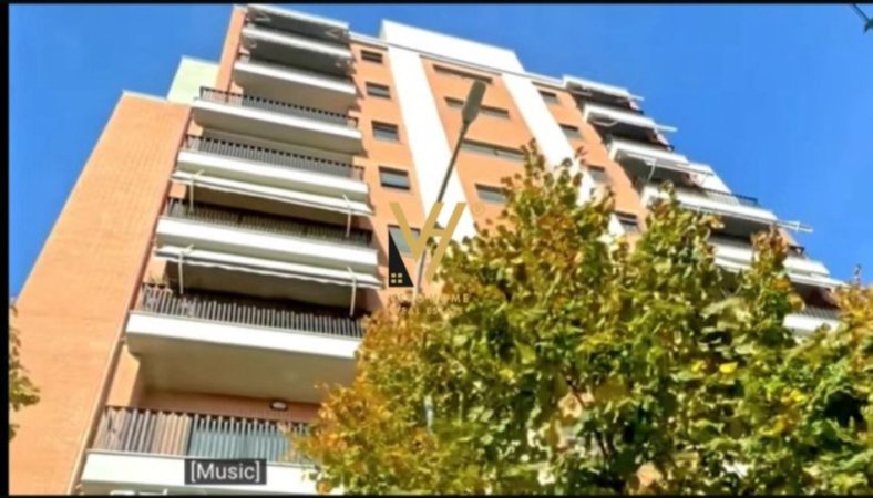 Tirane, shitet apartament 1+1+Ballkon Kati 2, 77 m² 205.000 € (SHKOLLA E KUQE)